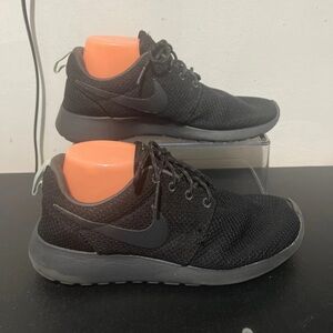 Nike Men's Black and Gray Sneakers